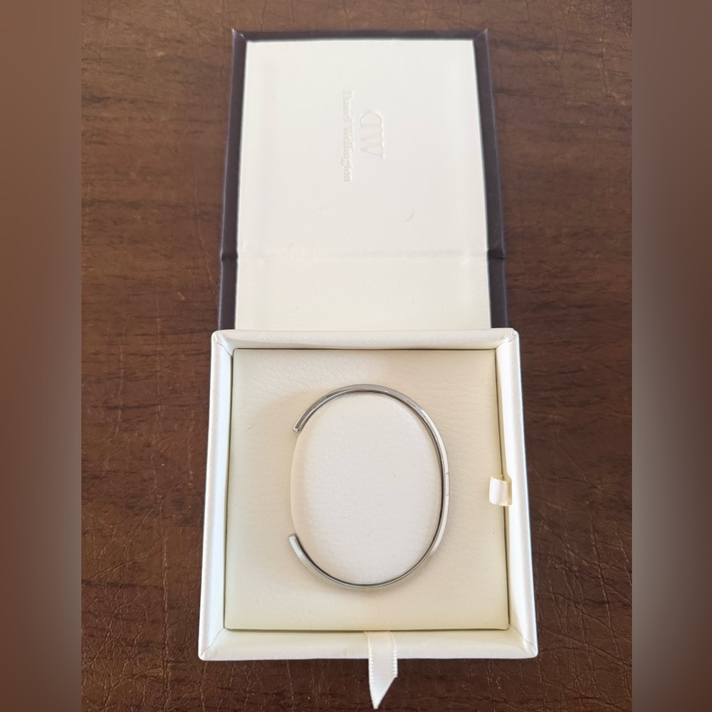 NWT Daniel Wellington silver bracelet